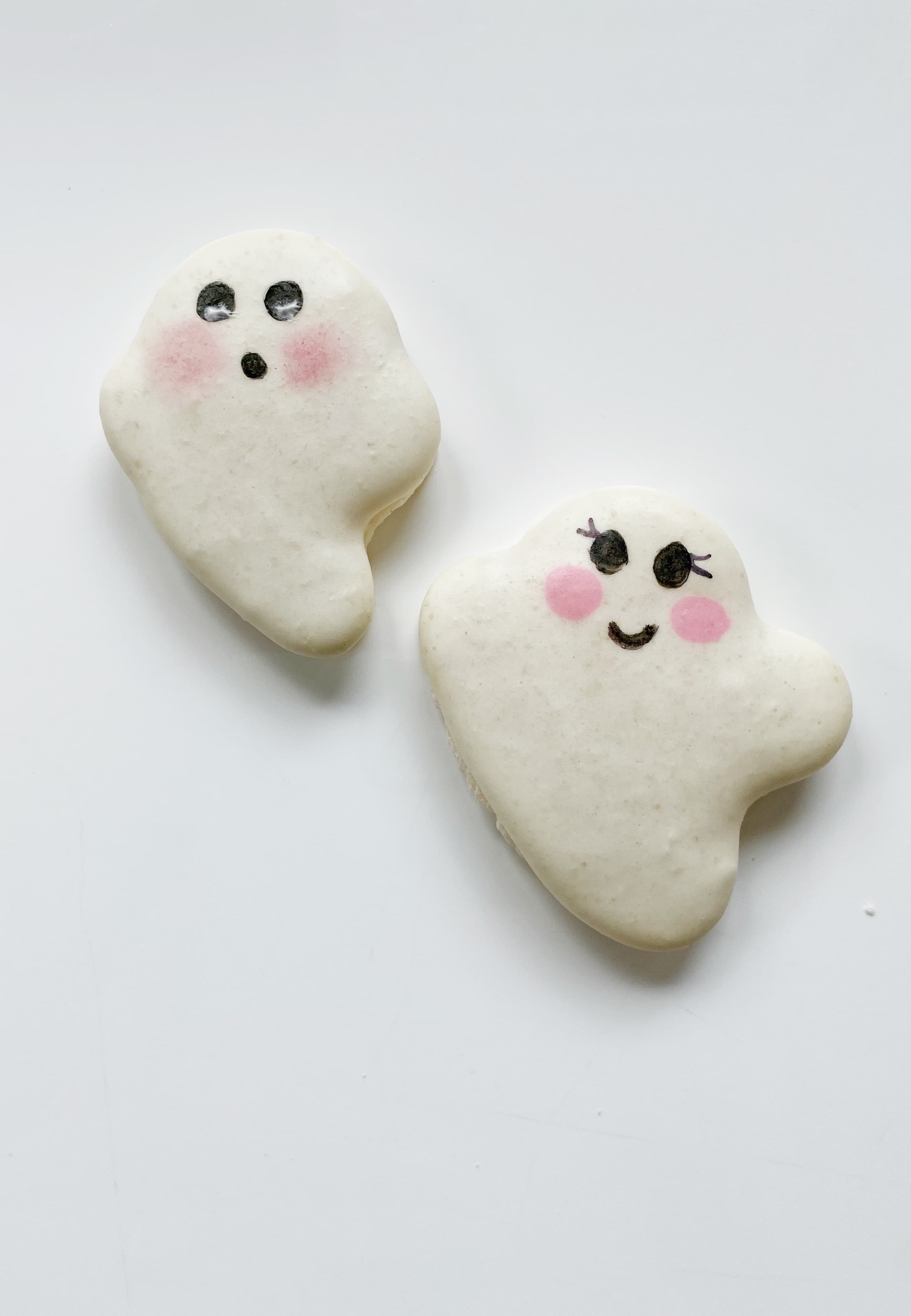 halloween ghost macarons cute