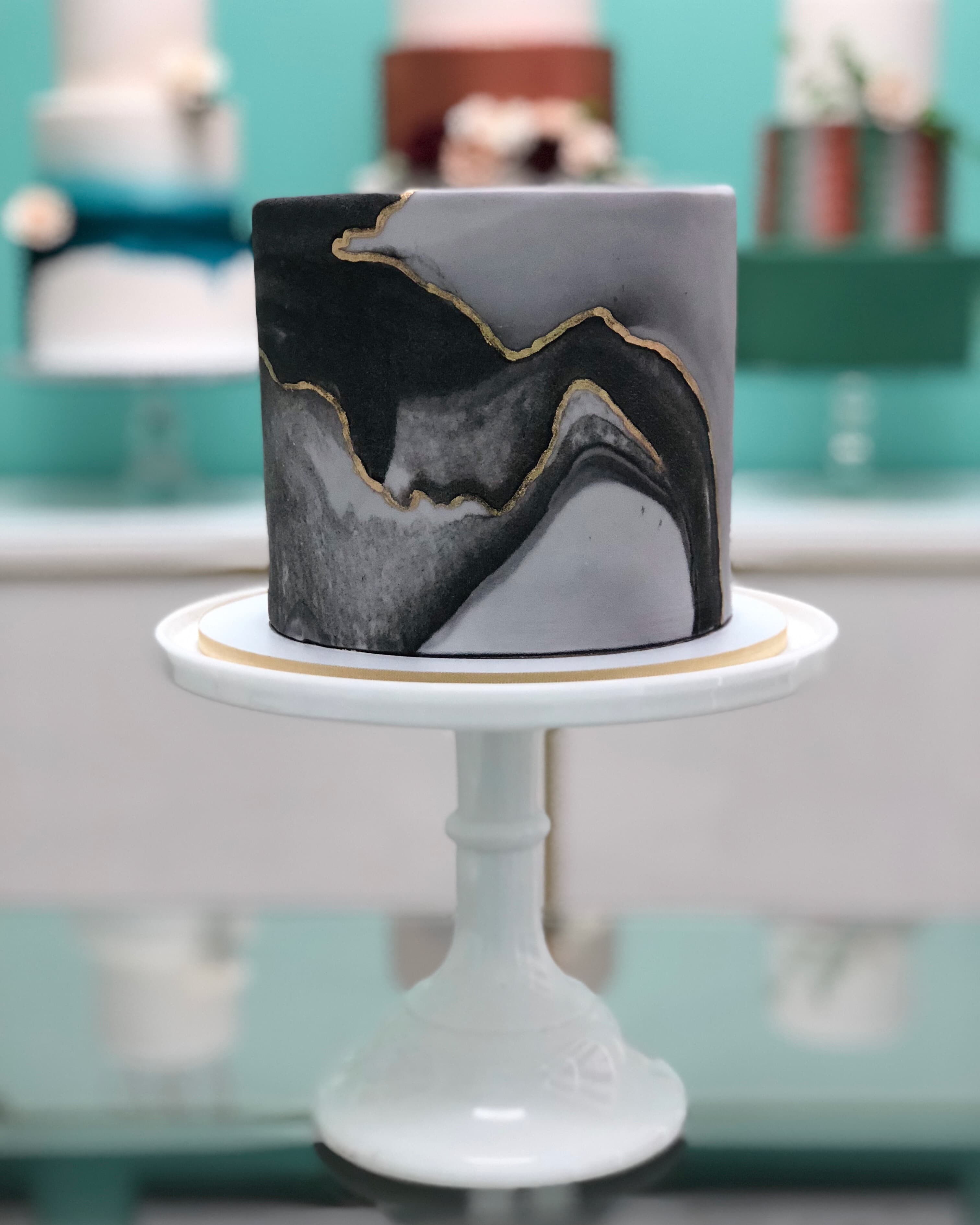 marble fondant single tier cake