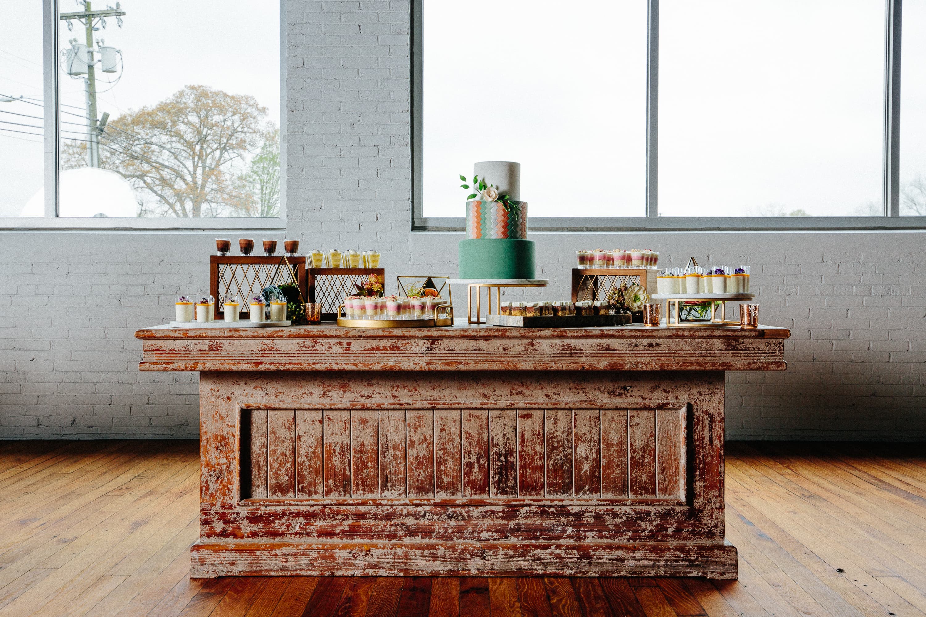 wedding dessert table display 01